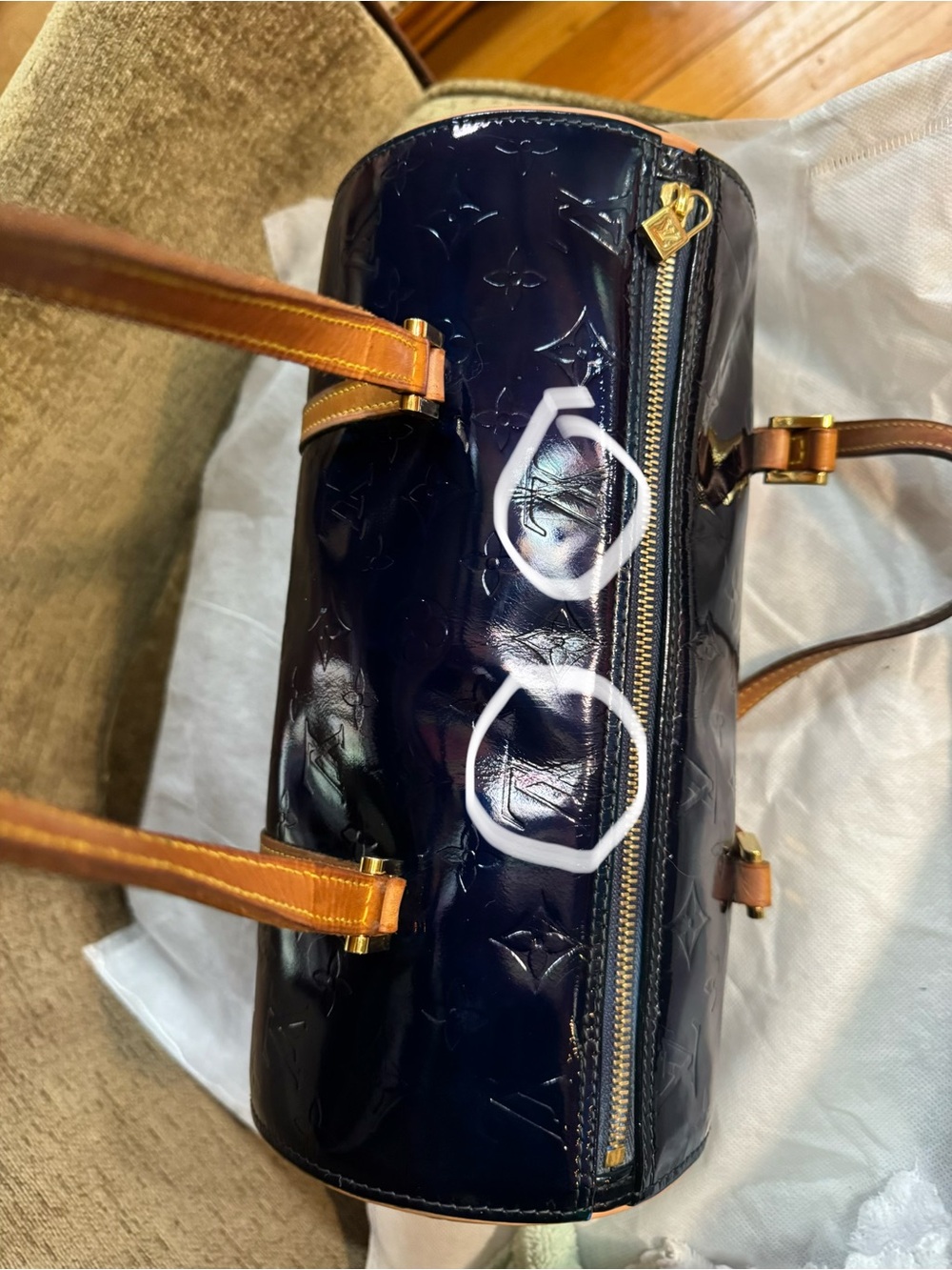 Louis Vuitton Vernis Bedford in Navy - Picture 14 of 16
